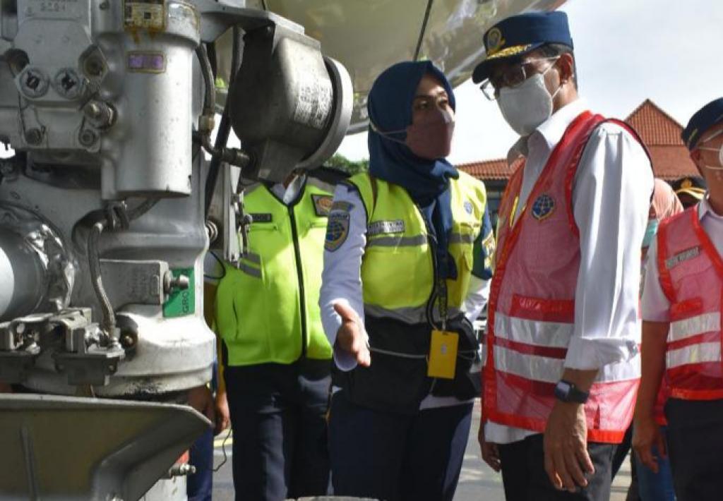 menhub_sidak_di_bandarq_soetta_33734 (1)