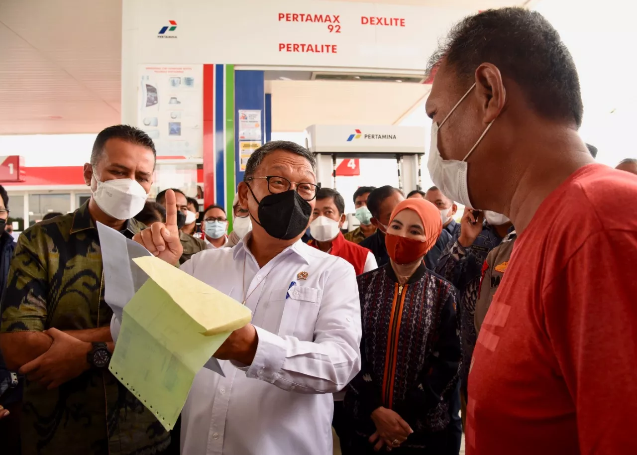 xarsip-berita-menteri-esdm-inspeksi-ke-4-spbu-medan-pastikan-tak-ada-kelangkaan-dan-temukan-berbagai-kejadian-vrccbwb.jpg.pagespeed.ic.5qQTZd3U8p