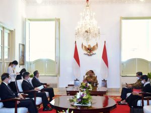 Presiden-Jokowi-Terima-Kunjungan-Kehormatan-Menlu-RRT-1536x1152