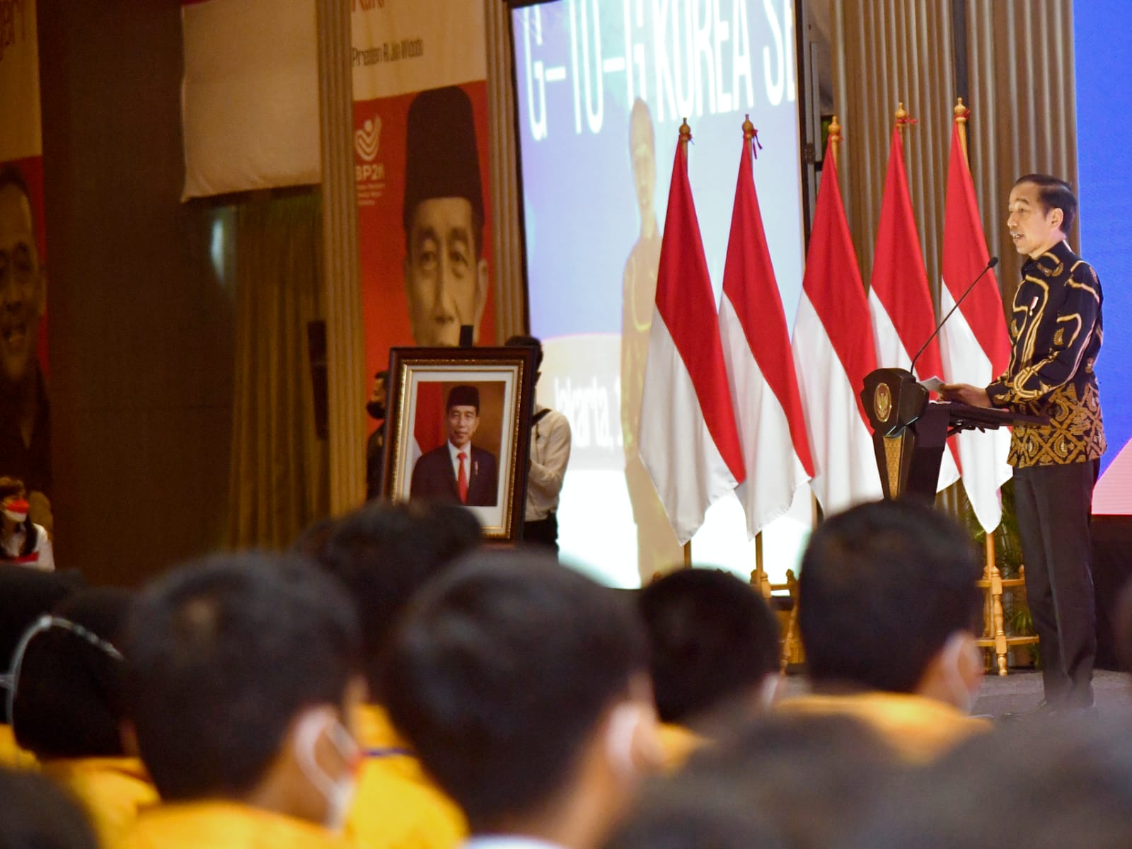 Presiden-Jokowi-Lepas-Pekerja-Migran-dengan-Skema-G-to-G-ke-Korea-Selatan (1)