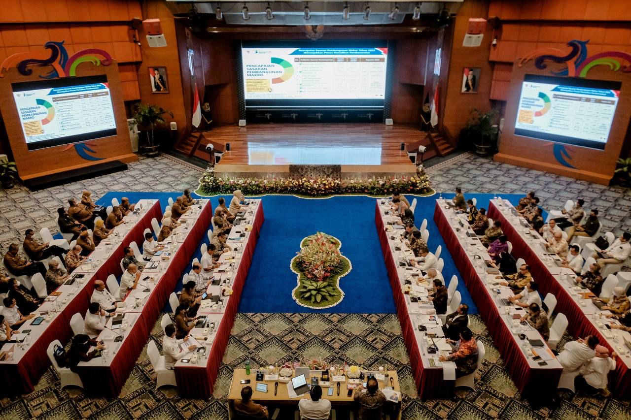 63e463c0e0835684475394