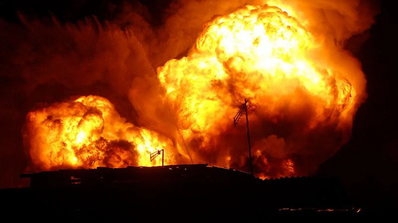 63375_depo_pertamina_di_plumpang_terbakar_1265_711