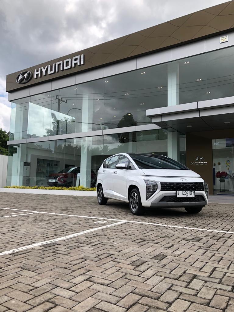 FOTO HYUNDAI STARGEZER