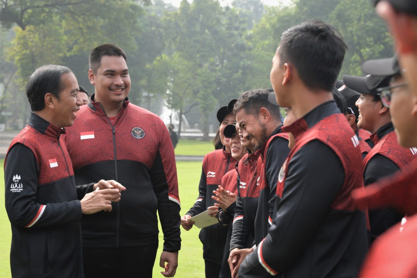 5338Menpora-Dito-Dampingi-Presiden-Jokowi-Lepas-Kontingen-Indonesia-ke-SEA-Games-2023-Kamboja