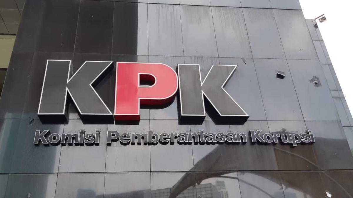 058240300_1568693252-KPK_1