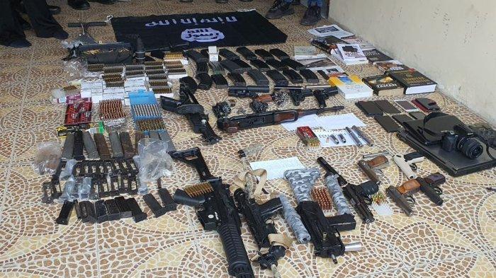 Barang-Bukti-Teroris-Pegawai-PT-KAI