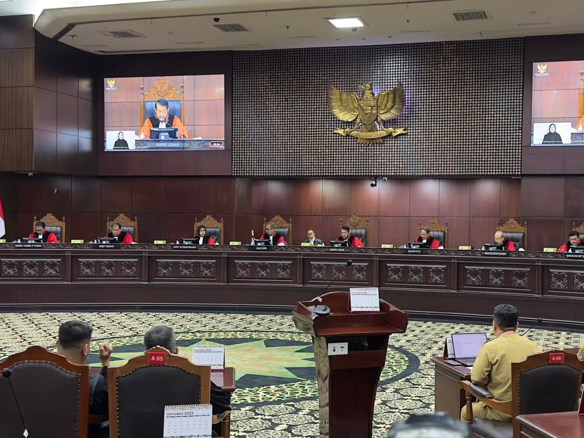 085434400_1697428613-sidang_MK