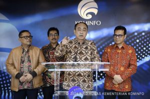 kominfo-menteri-budi-arie-konpers-hoaks