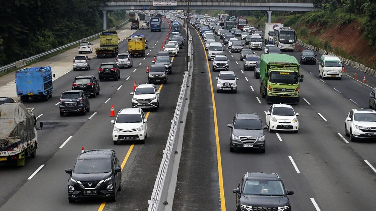 arus-mudik-natal-2022-di-tol-japek-3_169