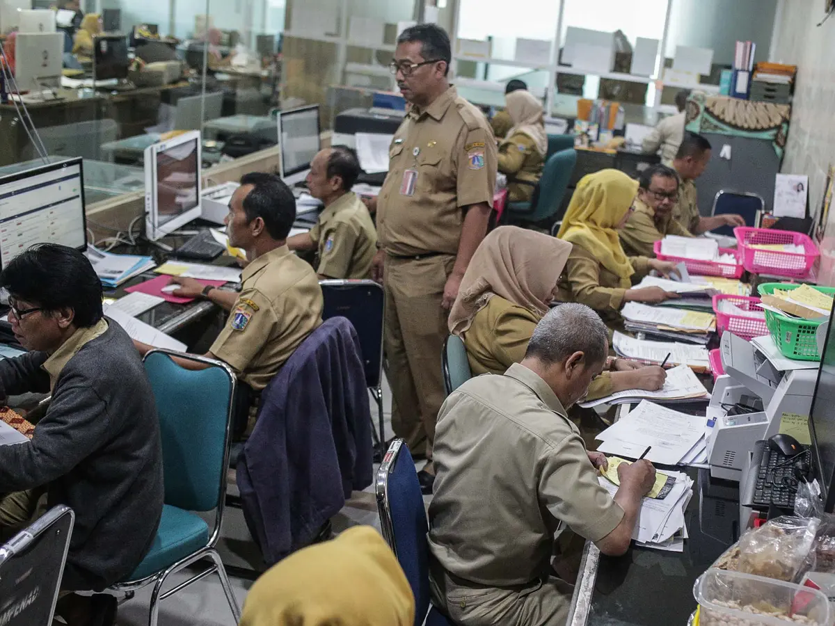 044357200_1560140446-20190610-Hari-Pertama-Kerja_-PNS-DKI-Langsung-Aktif-Bekerja4