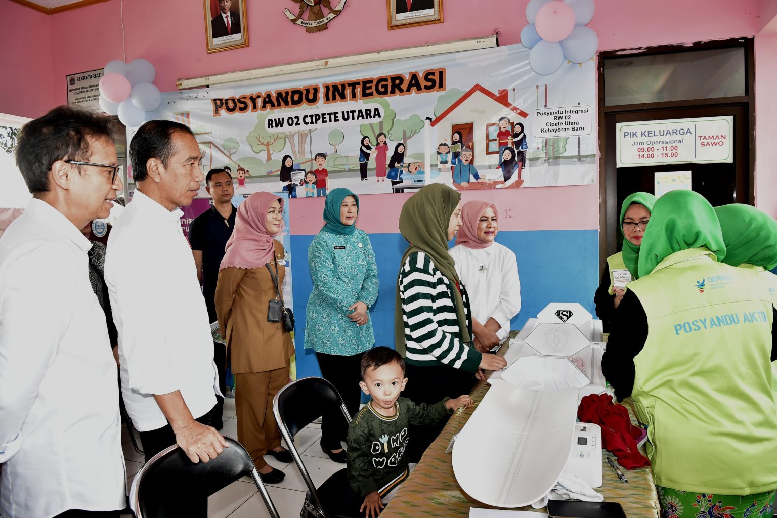 Jokowi-Minta-Semua-Pihak-Kerja-Keras-Capai-Target-Ambisius-Angka-Stunting-14-1-1536x1024