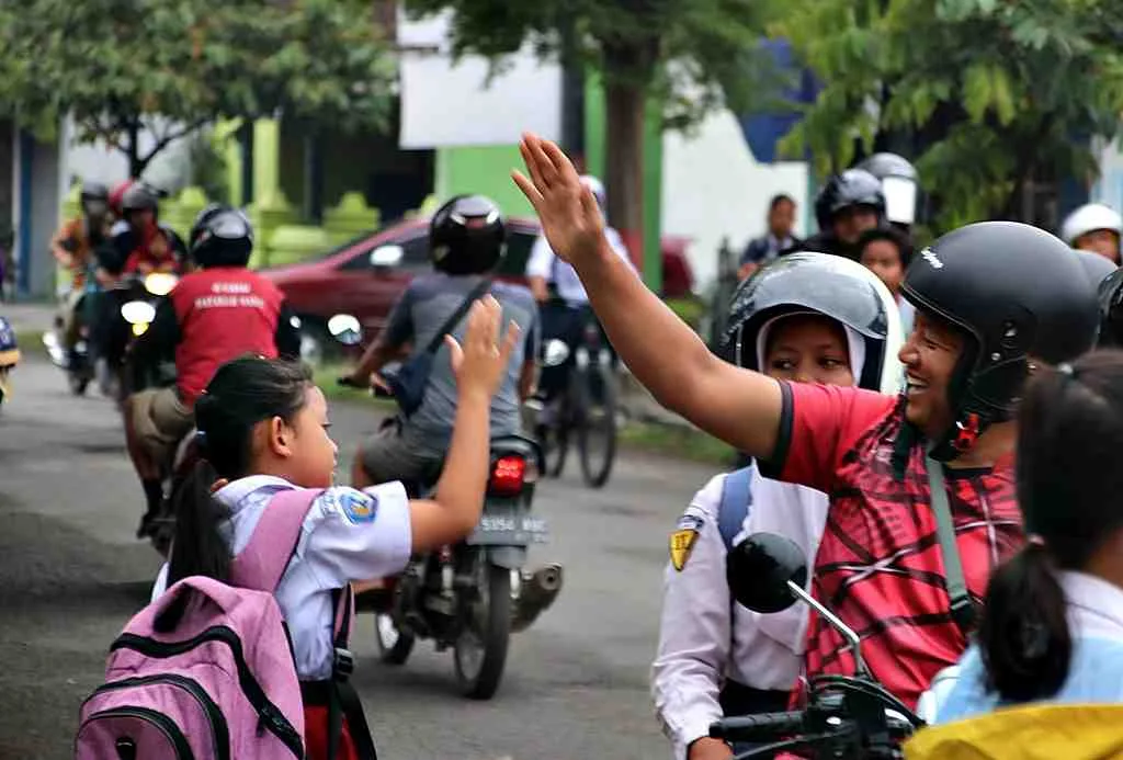 ANTAR_ANAK_SEKOLAH_compressed