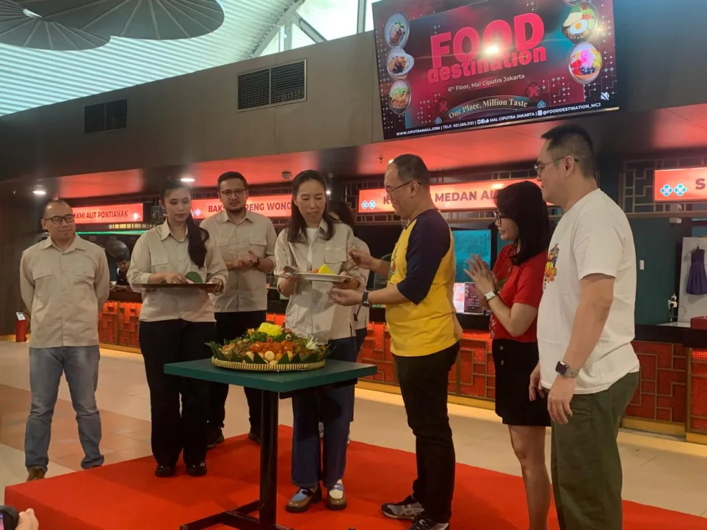 WhatsApp Image 2025-10-12 at 00.43.55 (1)