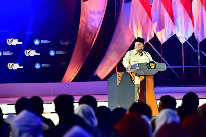 puncak-hari-guru-nasional-2025-presiden-prabowo-tegaskan-digitalisasi-dan-reformasi-besar-sektor-pendidikan-28112025-194447 (1)