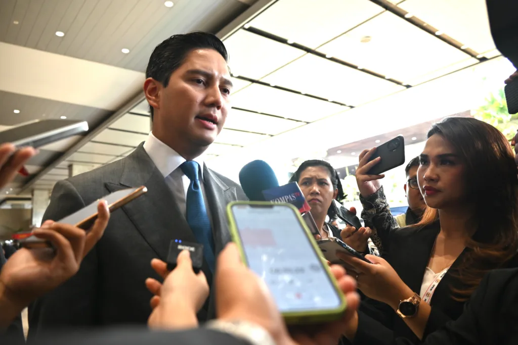 Wakil_Ketua_Komisi_I_DPR_RI_Budisatrio_Djiwandono_saat_diwawancara_sebelum_mengikuti_Sidang_Tahunan_20250815190440