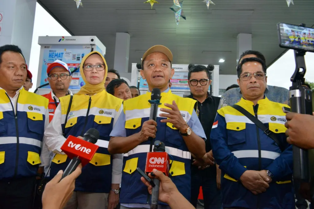 arsip-berita-menteri-bahlil-pastikan-pasokan-energi-aman-pada-arus-balik-lebaran-5ptljq8
