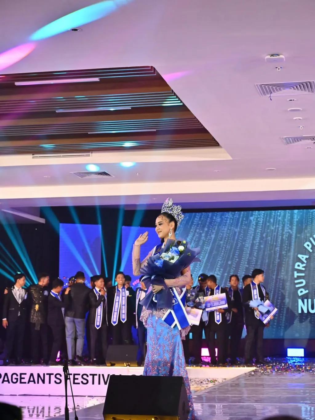 24 Agustus 2025Pencapaian ini kupersembahkan untuk Orangtua dan keluarga yang selalu mendoakan, (1)