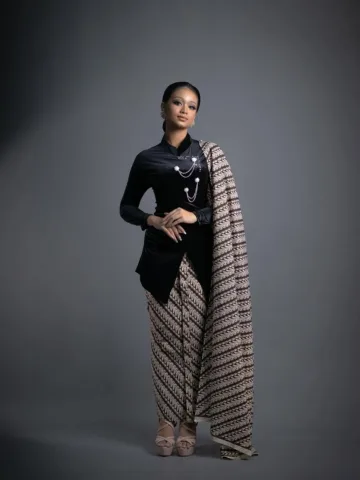 Just like Gadis Kretek embodies the soul of our heritage, I stand rooted in the spirit of the Ea