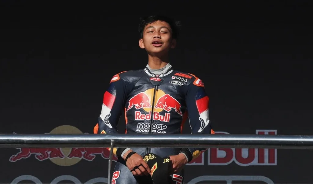 Podium smiles all round 🥇🥈🥉#RedBullRookiesCup #RoadToMotoGP #MotoGP #Racing #SpanishGP