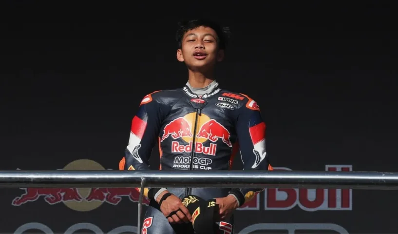 Podium smiles all round 🥇🥈🥉#RedBullRookiesCup #RoadToMotoGP #MotoGP #Racing #SpanishGP