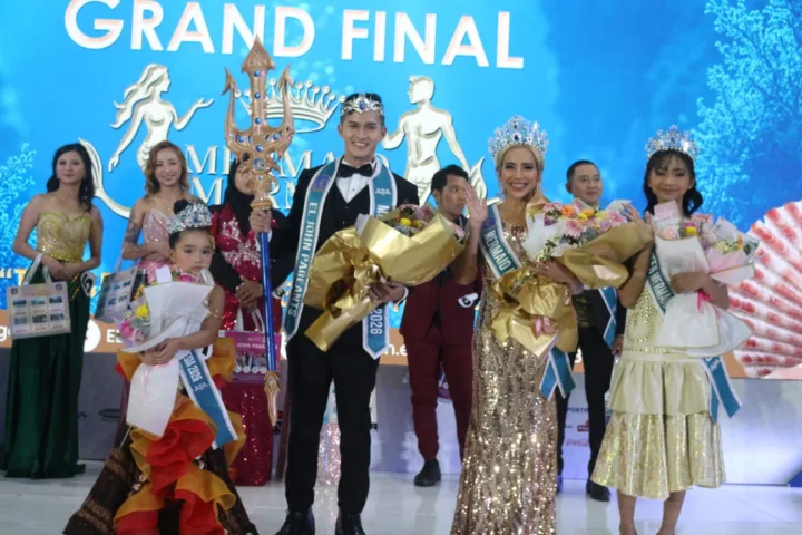 Para pemenangh foto bersama di atas panggung (Foto: El John Media/Farel)