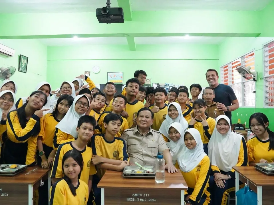 Presiden melakukan kunjungan ke SMP Negeri 111 Jakarta Barat untuk meninjau langsung pelaksanaan